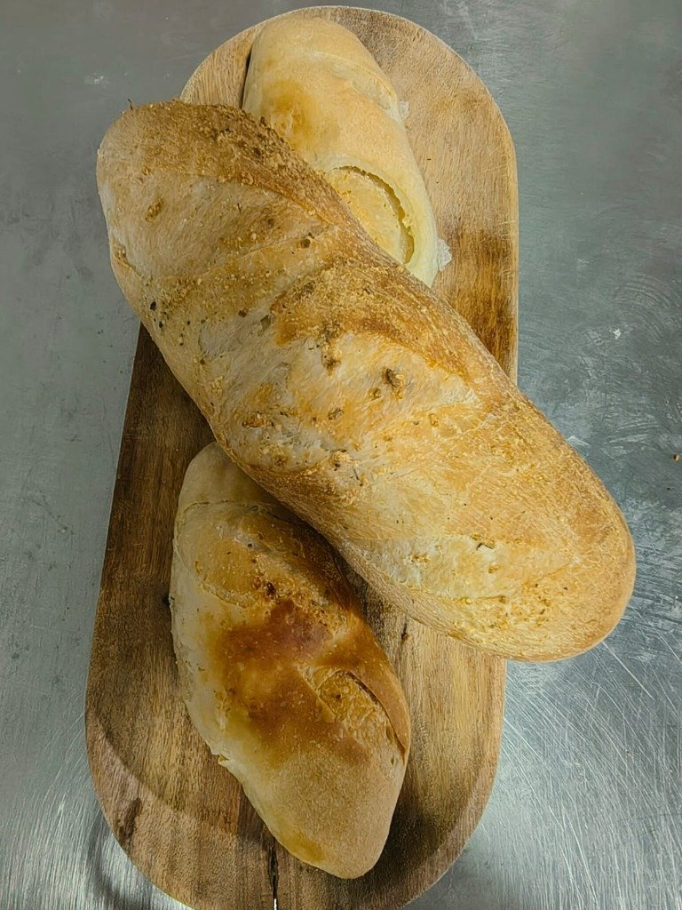 Bolillo de Mantequilla con ajo y parmesano