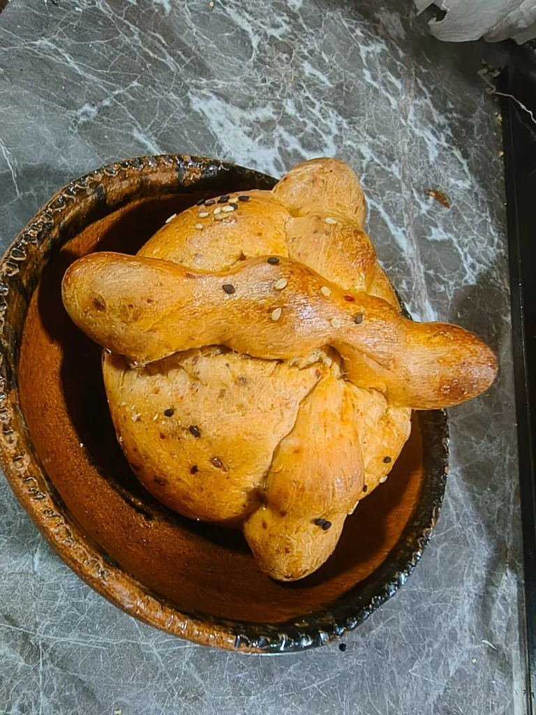 Pan de Muerto Artesanal Sabor Chipotle y Salado